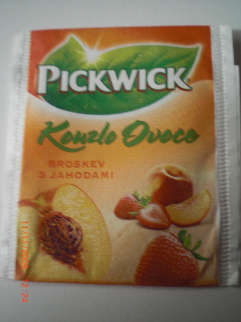 kouzlo ovoce-broskev a jahodama.JPG