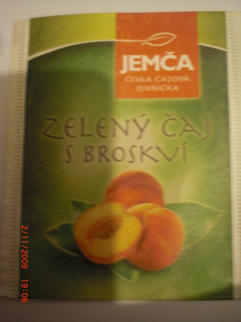 zelená s broskví.JPG